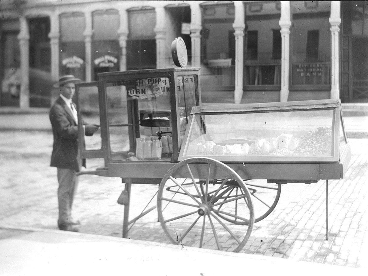 Popcorn vendor at Paris, Illinois, August 3, 1912. Source: USDA